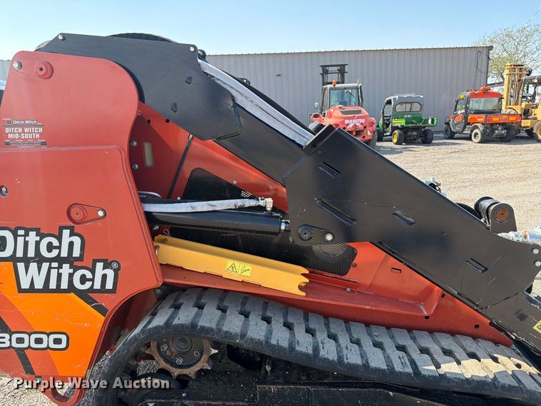 image for item FB5168 2022 Ditch Witch SK3000 compact utility loader
