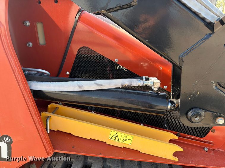 image for item FB5168 2022 Ditch Witch SK3000 compact utility loader