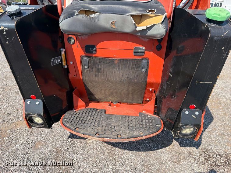 image for item FB5168 2022 Ditch Witch SK3000 compact utility loader