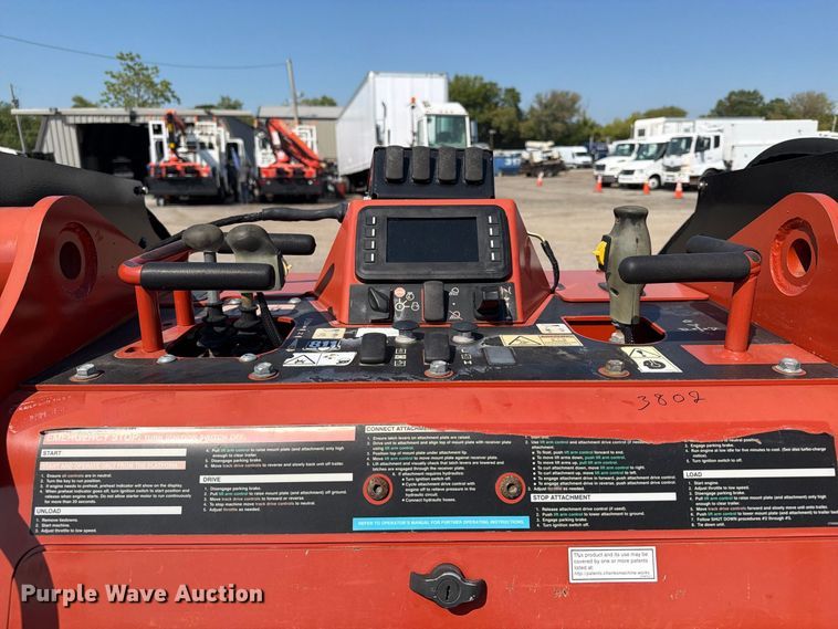 image for item FB5168 2022 Ditch Witch SK3000 compact utility loader