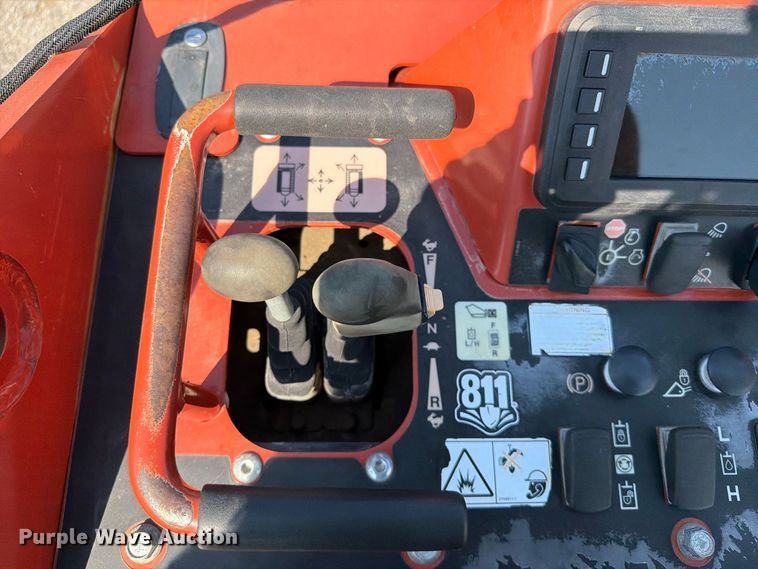 image for item FB5168 2022 Ditch Witch SK3000 compact utility loader