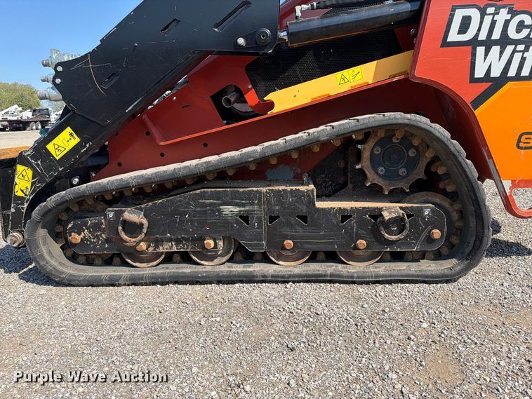 image for item FB5168 2022 Ditch Witch SK3000 compact utility loader