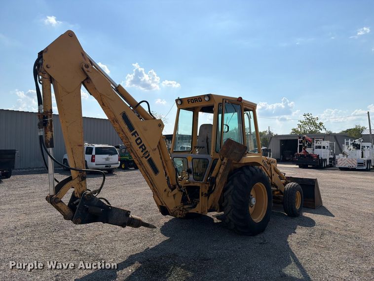 image for item FB5176 1984 Ford 555A backhoe