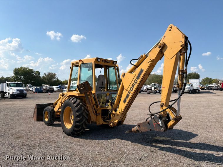 image for item FB5176 1984 Ford 555A backhoe