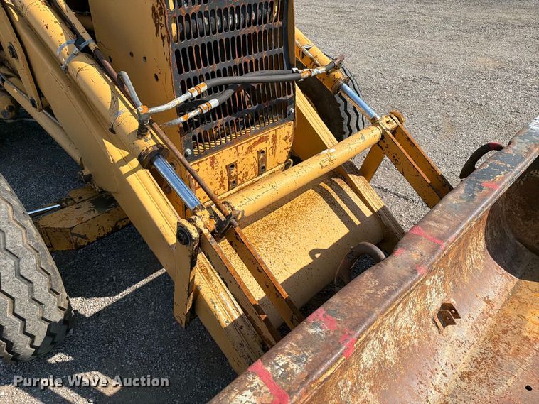image for item FB5176 1984 Ford 555A backhoe