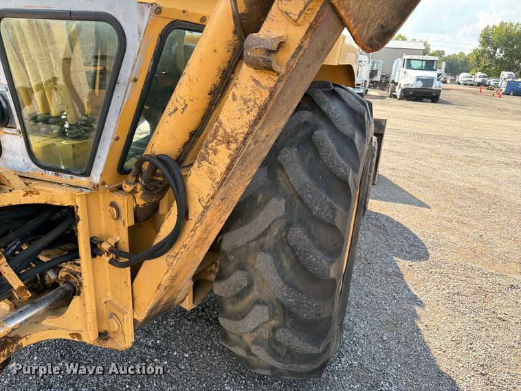 image for item FB5176 1984 Ford 555A backhoe