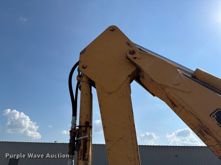 image for item FB5176 1984 Ford 555A backhoe