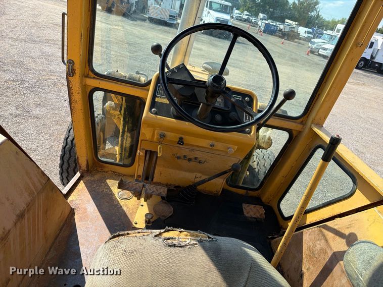 image for item FB5176 1984 Ford 555A backhoe