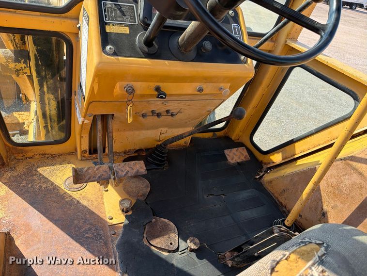 image for item FB5176 1984 Ford 555A backhoe