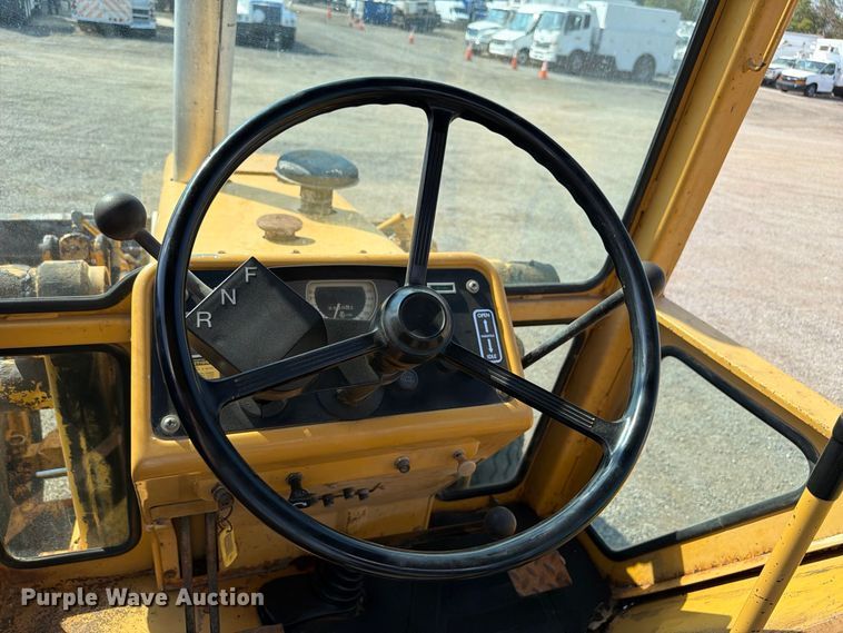 image for item FB5176 1984 Ford 555A backhoe