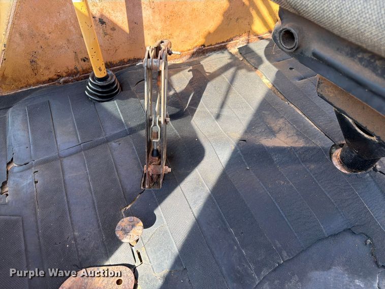 image for item FB5176 1984 Ford 555A backhoe