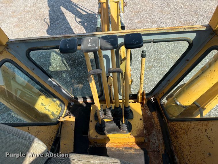 image for item FB5176 1984 Ford 555A backhoe