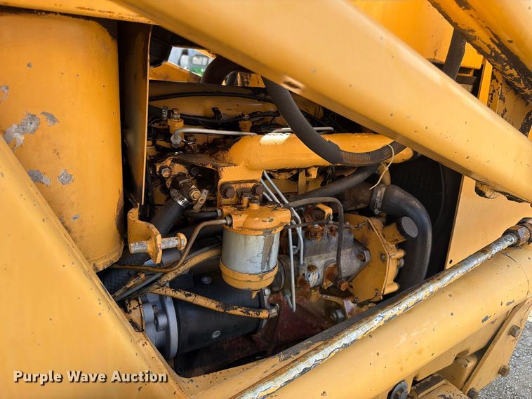 image for item FB5176 1984 Ford 555A backhoe