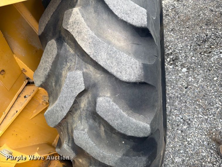 image for item FB5176 1984 Ford 555A backhoe