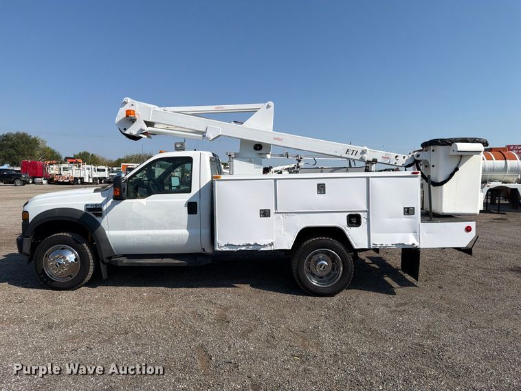 image for item FB5181 2008 Ford F450 Super Duty bucket truck