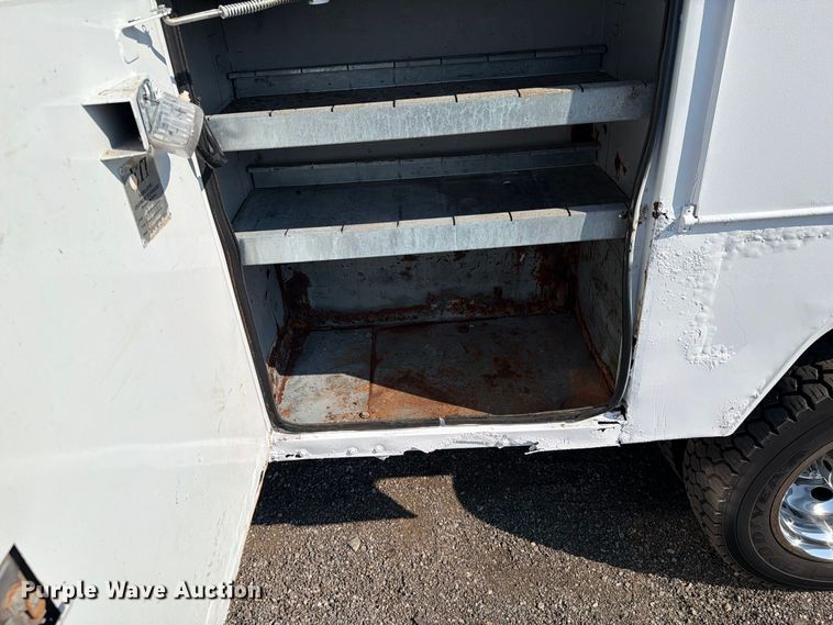 image for item FB5181 2008 Ford F450 Super Duty bucket truck