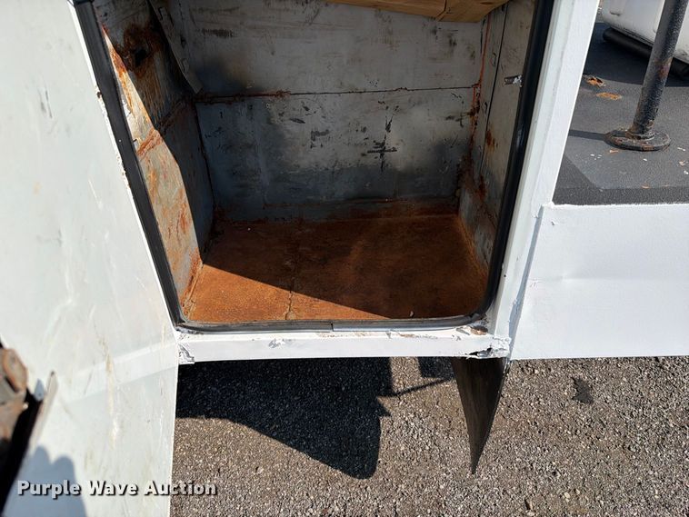 image for item FB5181 2008 Ford F450 Super Duty bucket truck
