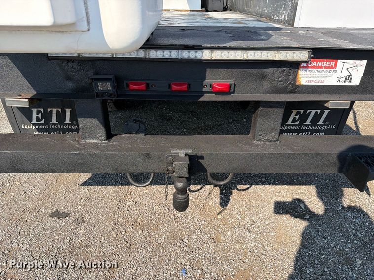 image for item FB5181 2008 Ford F450 Super Duty bucket truck