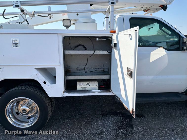 image for item FB5181 2008 Ford F450 Super Duty bucket truck