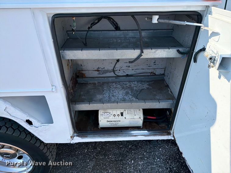 image for item FB5181 2008 Ford F450 Super Duty bucket truck