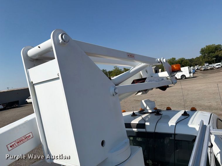 image for item FB5181 2008 Ford F450 Super Duty bucket truck