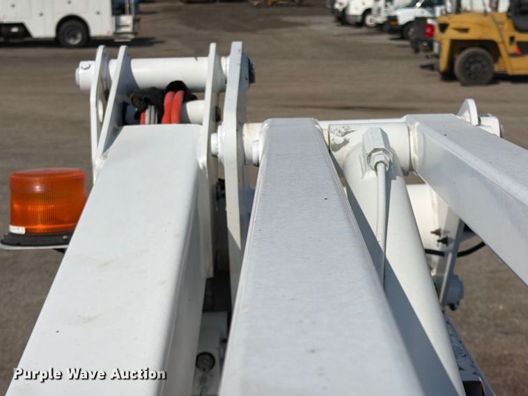 image for item FB5181 2008 Ford F450 Super Duty bucket truck