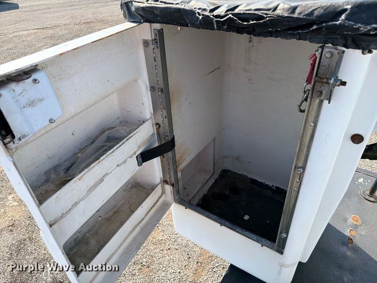 image for item FB5181 2008 Ford F450 Super Duty bucket truck