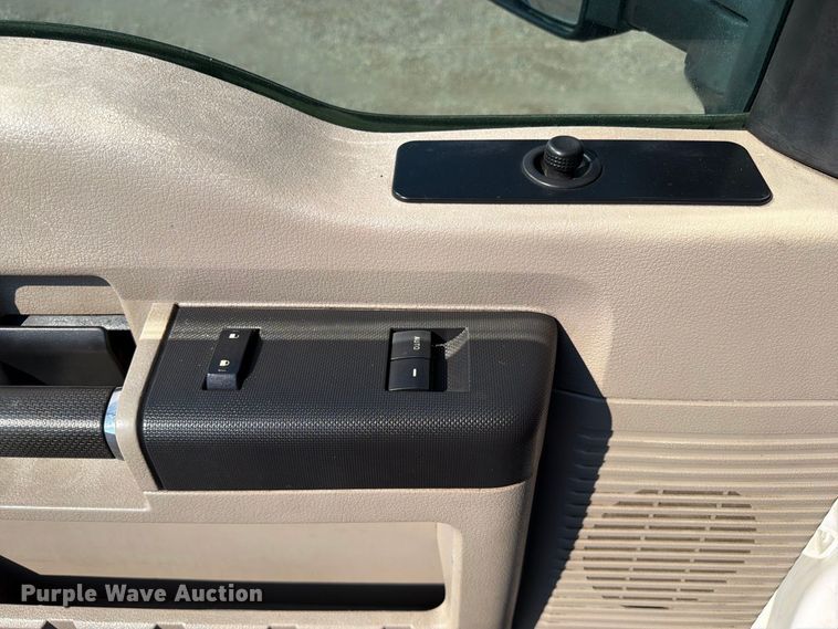 image for item FB5181 2008 Ford F450 Super Duty bucket truck