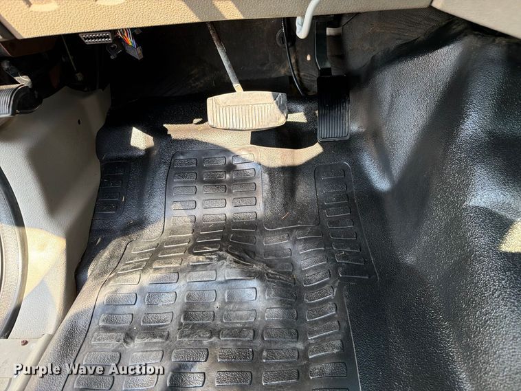 image for item FB5181 2008 Ford F450 Super Duty bucket truck