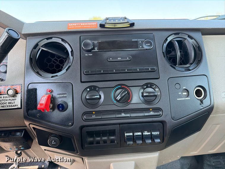 image for item FB5181 2008 Ford F450 Super Duty bucket truck