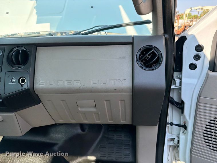 image for item FB5181 2008 Ford F450 Super Duty bucket truck