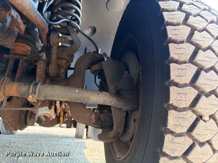 image for item FB5181 2008 Ford F450 Super Duty bucket truck