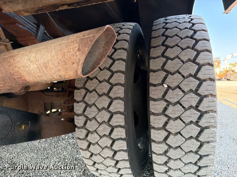 image for item FB5181 2008 Ford F450 Super Duty bucket truck