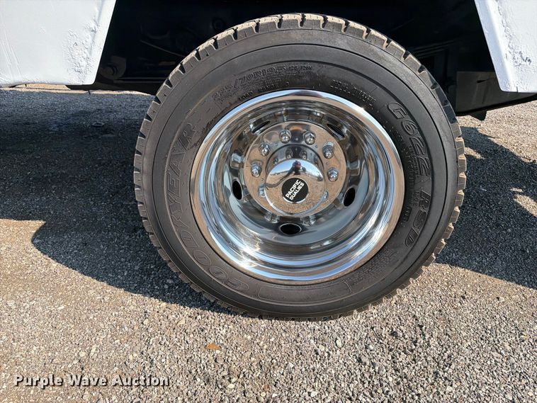 image for item FB5181 2008 Ford F450 Super Duty bucket truck