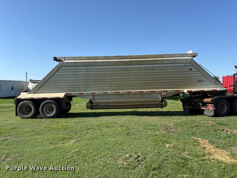 image for item FB6738 2013 Travis S/102 bottom dump trailer