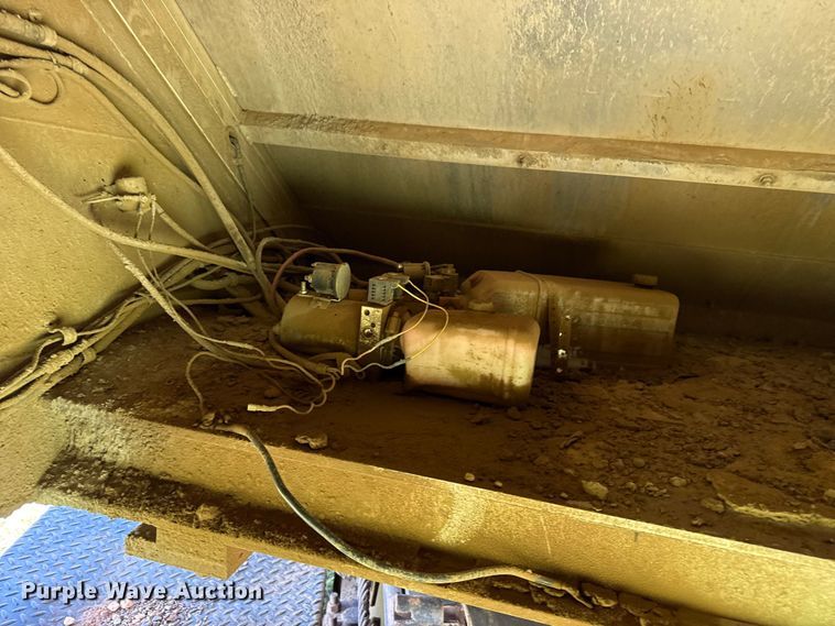 image for item FB6738 2013 Travis S/102 bottom dump trailer