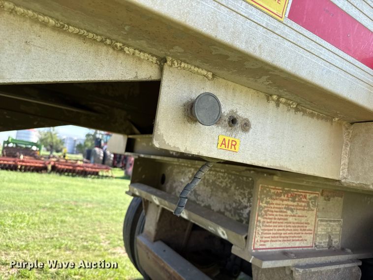 image for item FB6738 2013 Travis S/102 bottom dump trailer