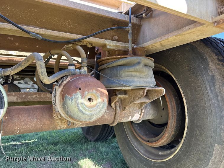 image for item FB6738 2013 Travis S/102 bottom dump trailer