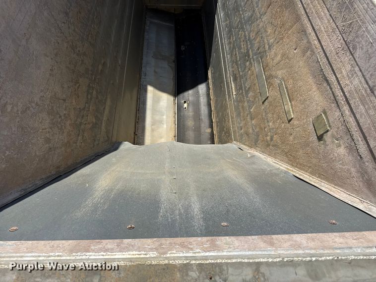 image for item FB6738 2013 Travis S/102 bottom dump trailer