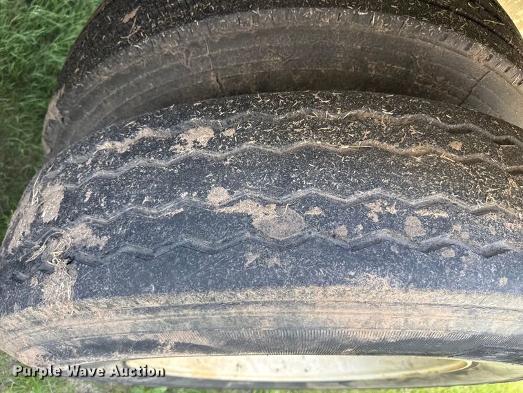 image for item FB6738 2013 Travis S/102 bottom dump trailer