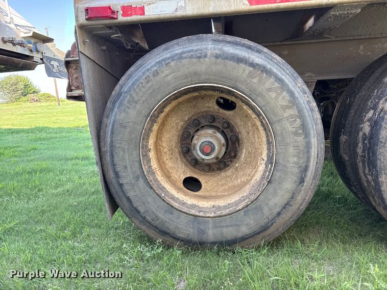 image for item FB6738 2013 Travis S/102 bottom dump trailer