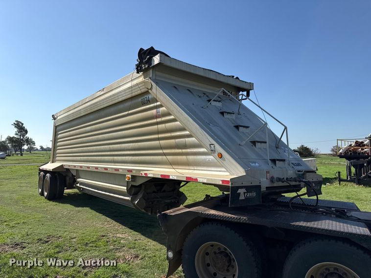 image for item FB6739 2013 Travis S/102 bottom dump trailer
