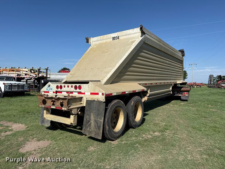 image for item FB6739 2013 Travis S/102 bottom dump trailer