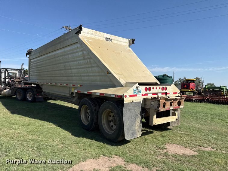 image for item FB6739 2013 Travis S/102 bottom dump trailer