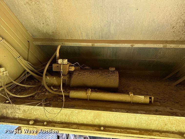 image for item FB6739 2013 Travis S/102 bottom dump trailer