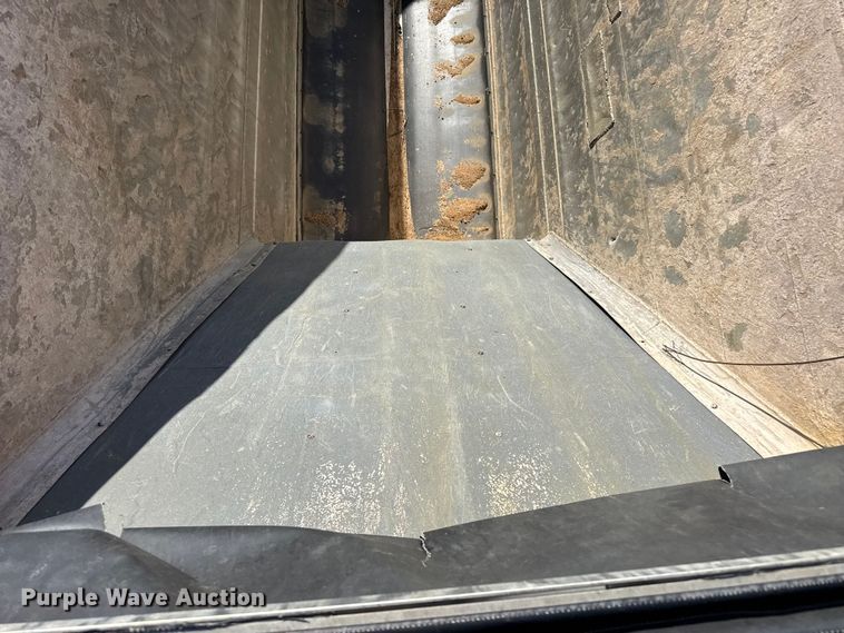 image for item FB6739 2013 Travis S/102 bottom dump trailer