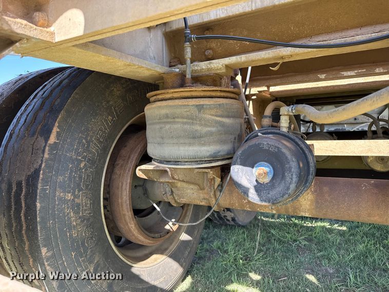 image for item FB6739 2013 Travis S/102 bottom dump trailer