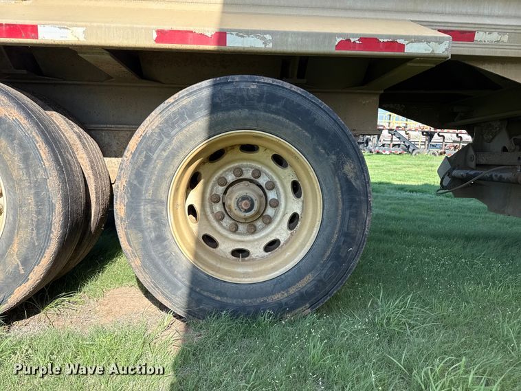image for item FB6739 2013 Travis S/102 bottom dump trailer