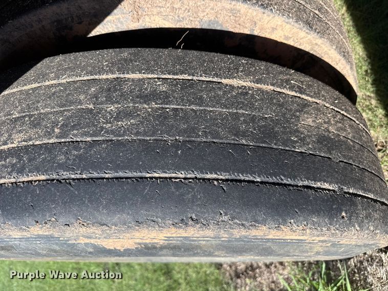 image for item FB6739 2013 Travis S/102 bottom dump trailer