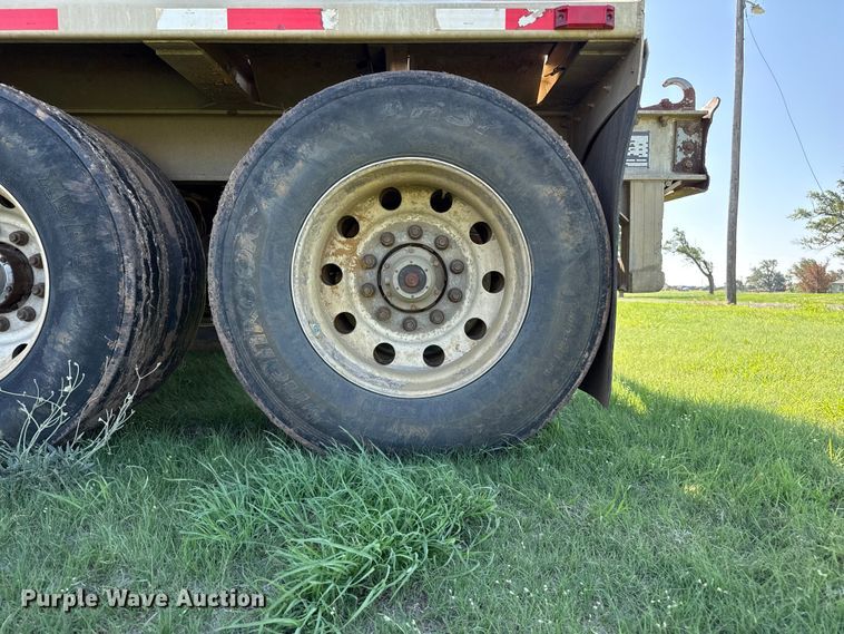 image for item FB6739 2013 Travis S/102 bottom dump trailer